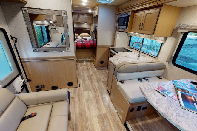Foto des Modells - Wohnmobil Urlaub Kanada Fraserway C-XLarge Innenansicht