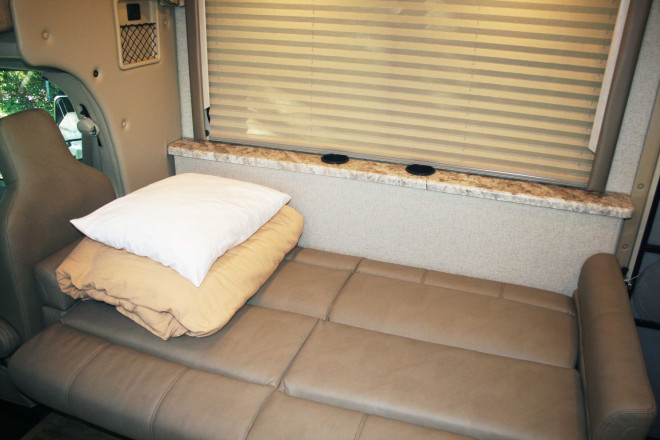 Foto des Modells - Wohnmobil Urlaub Kanada Fraserway C-XLarge Schlafbereich