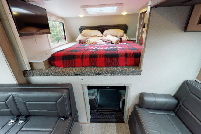 Foto des Modells - Wohnmobil Urlaub Kanada Fraserway Overlander Schlafbereich