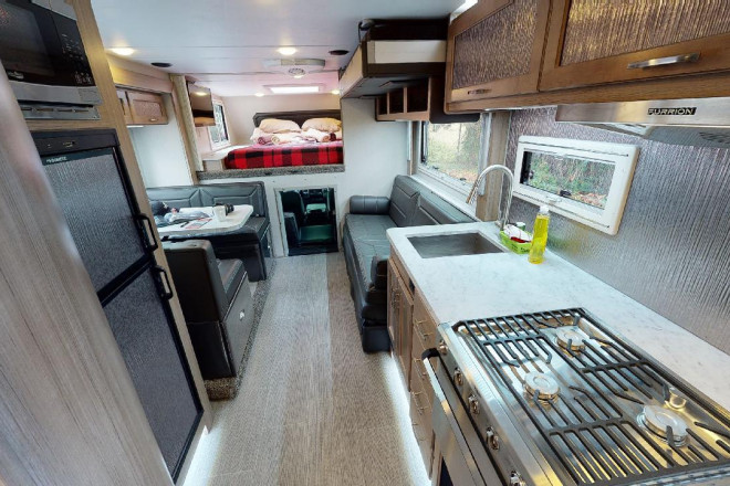 Foto des Modells - Wohnmobil Urlaub Kanada Fraserway Overlander Küche