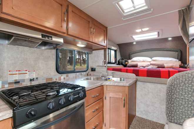 Foto des Modells - Wohnmobil Urlaub Kanada Fraserway Truck Camper Küche