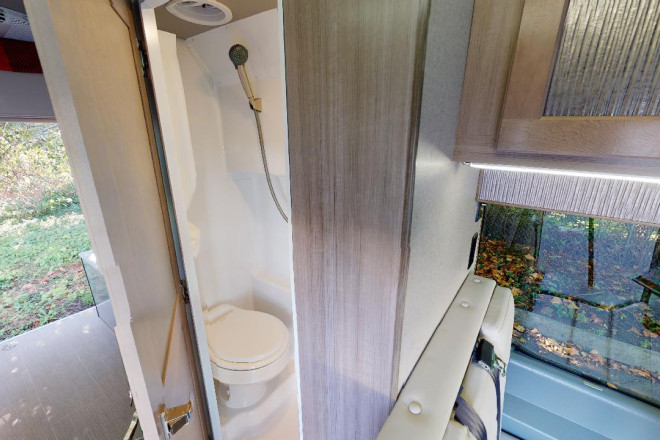 Foto des Modells - Wohnmobil Urlaub Kanada Fraserway Bad Van Conversion