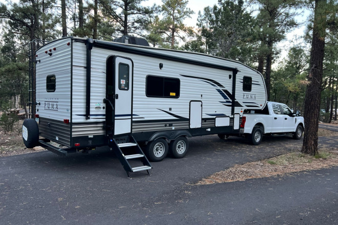 Foto des Modells - PickUp mit 5th wheel over 27 ft.