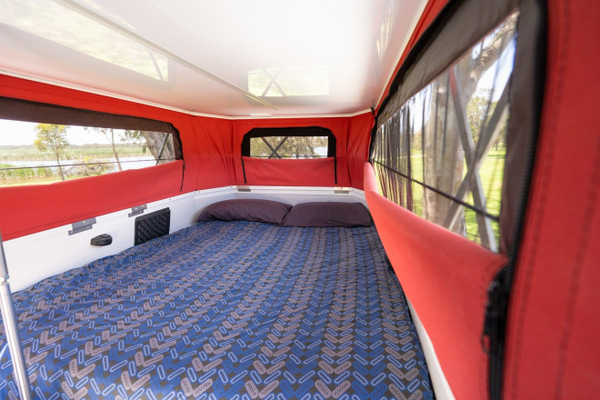 Wanderer Outback 2 Personen Allradcamper Bett Foto des Modells - Wanderer Outback 2 Personen Allradcamper Bett
