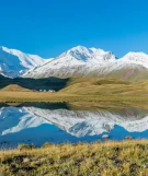 Tulpar-Kol-See mit Peak Lenin