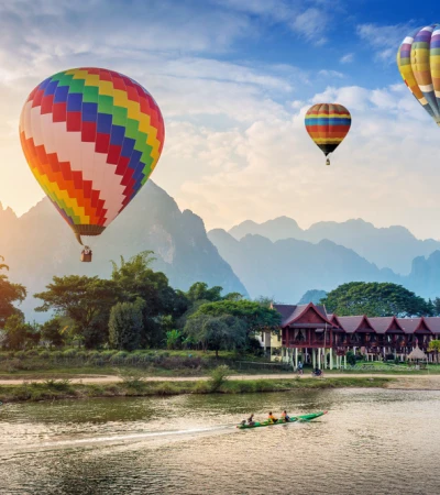 Heißluftballons über Vang Vieng Foto 2 Heißluftballons über Vang Vieng